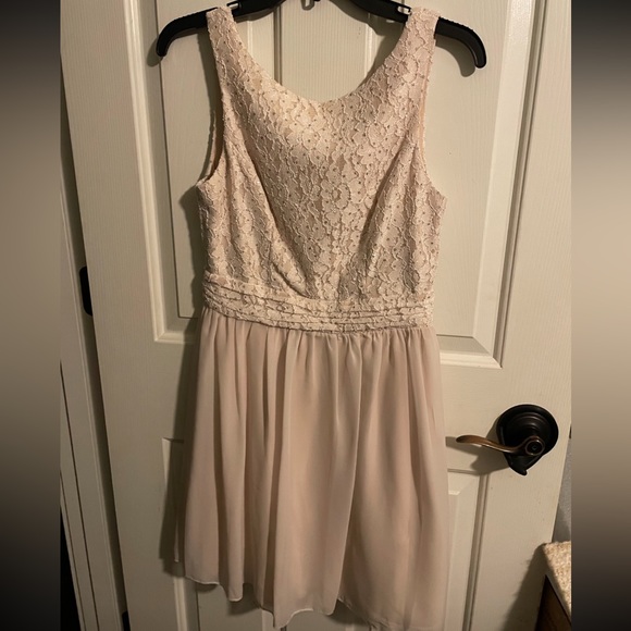 Blush Pink Size 9 Juniors Dress with Sequin Detailing - Picture 4 of 5